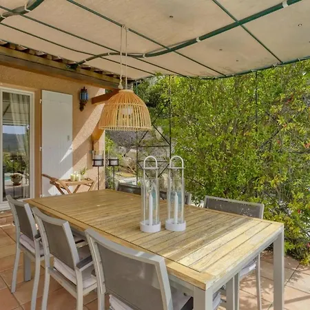 With Pool And Seaview Villa Roquebrune-sur-Argens